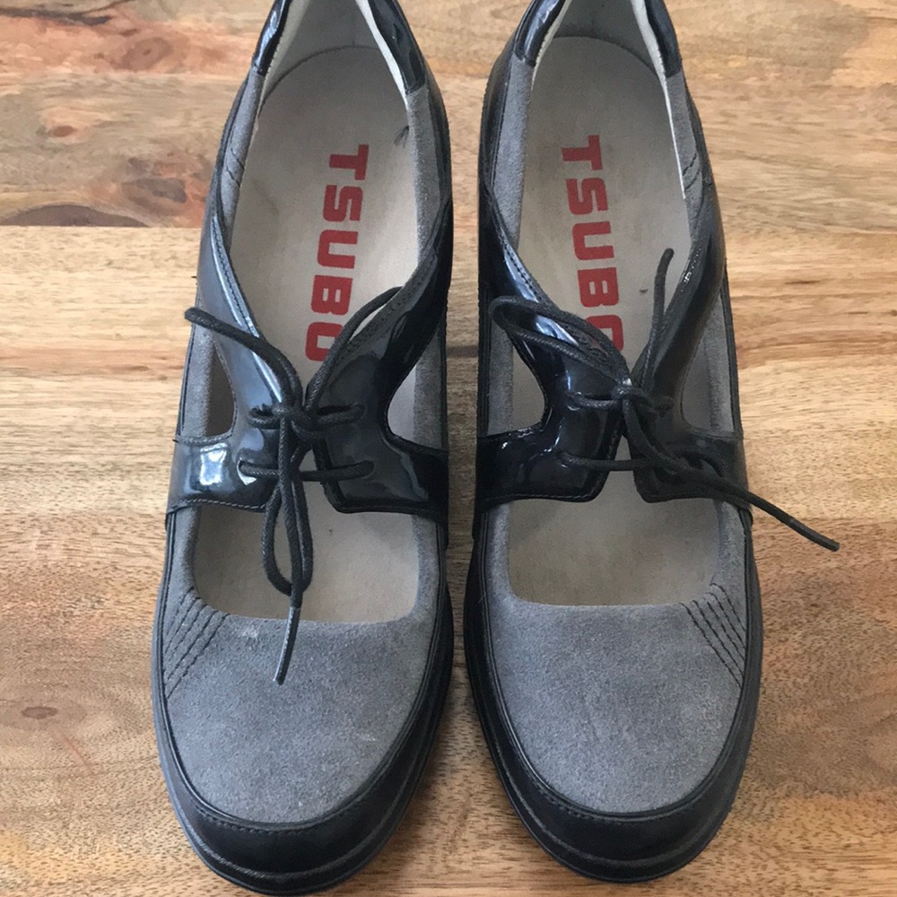 Tsubo Wedge shoes, grey suede black patent